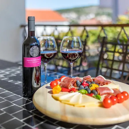 Charming With Private Garden And Terrace