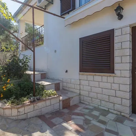Apartament Charming With Private Garden And Terrace