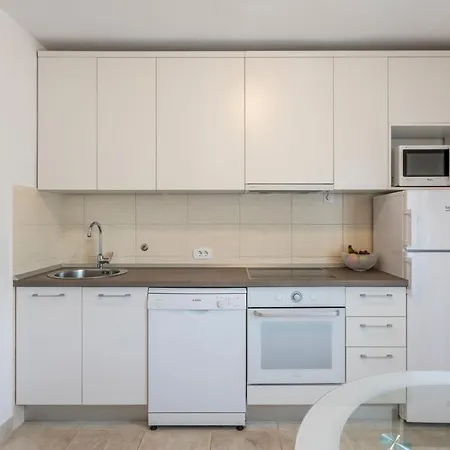 Charming With Private Garden And Terrace Apartament *