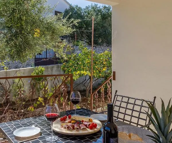 Charming With Private Garden And Terrace