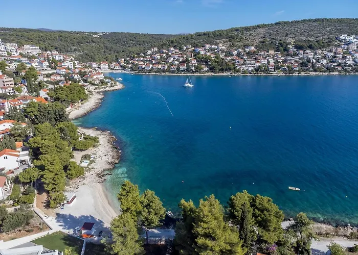 Charming With Private Garden And Terrace Trogir