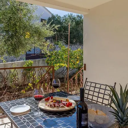 Charming With Private Garden And Terrace