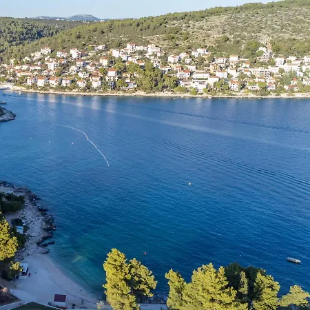 Charming With Private Garden And Terrace * Τρογκίρ