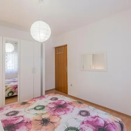 Charming With Private Garden And Terrace *