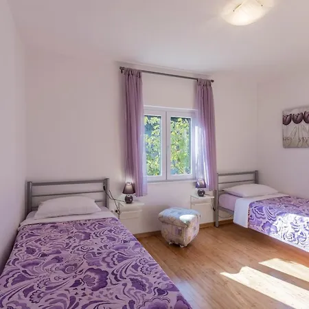 Charming With Private Garden And Terrace *