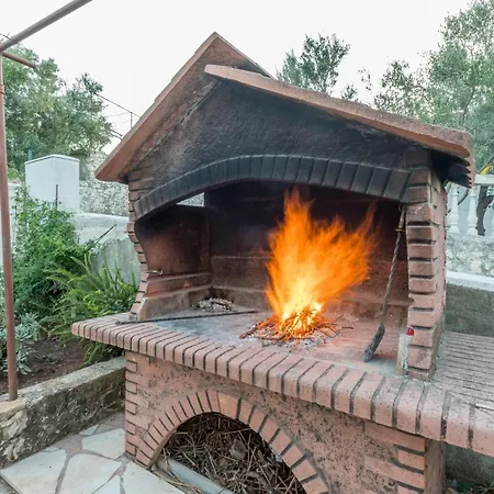 Charming With Private Garden And Terrace Διαμέρισμα