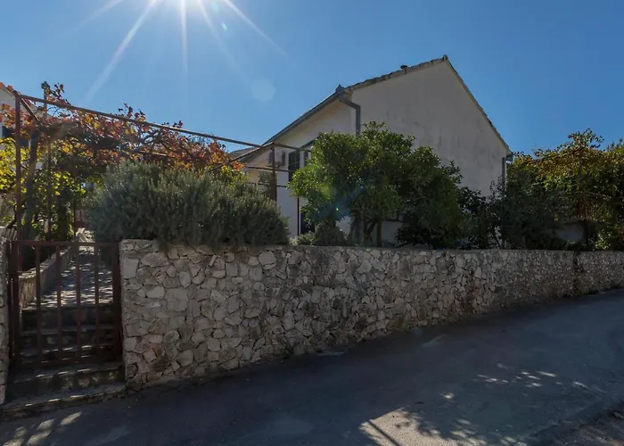 Lägenhet Charming With Private Garden And Terrace