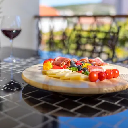 Charming With Private Garden And Terrace