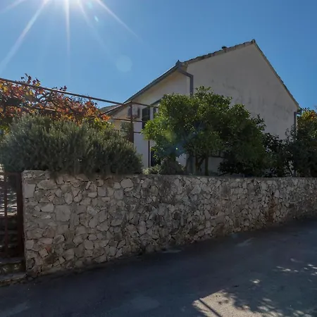 Lägenhet Charming With Private Garden And Terrace