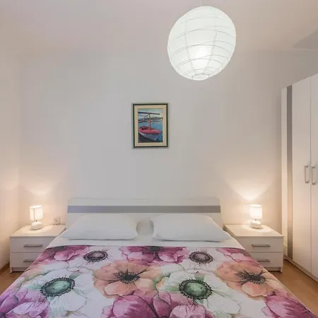 Charming With Private Garden And Terrace *