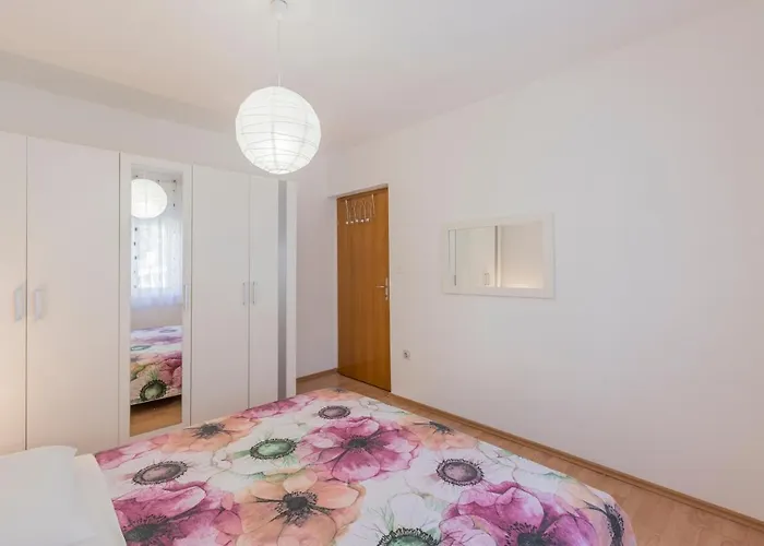 Charming With Private Garden And Terrace *