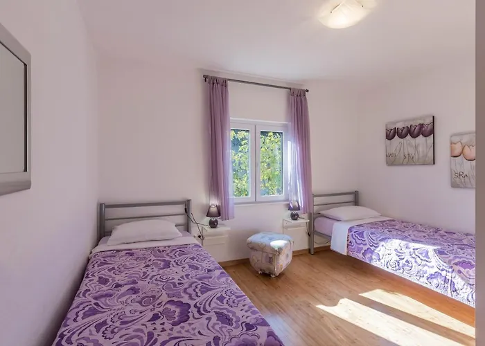 Charming With Private Garden And Terrace *