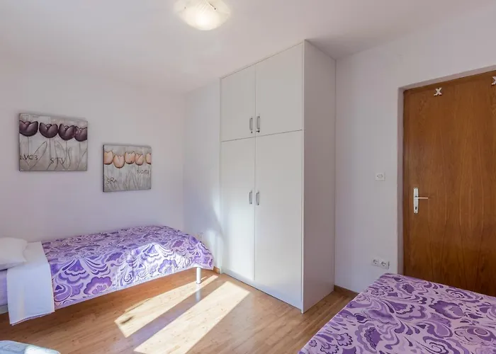 Charming With Private Garden And Terrace