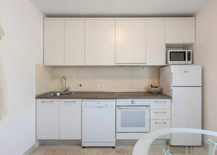 Charming With Private Garden And Terrace Apartment *